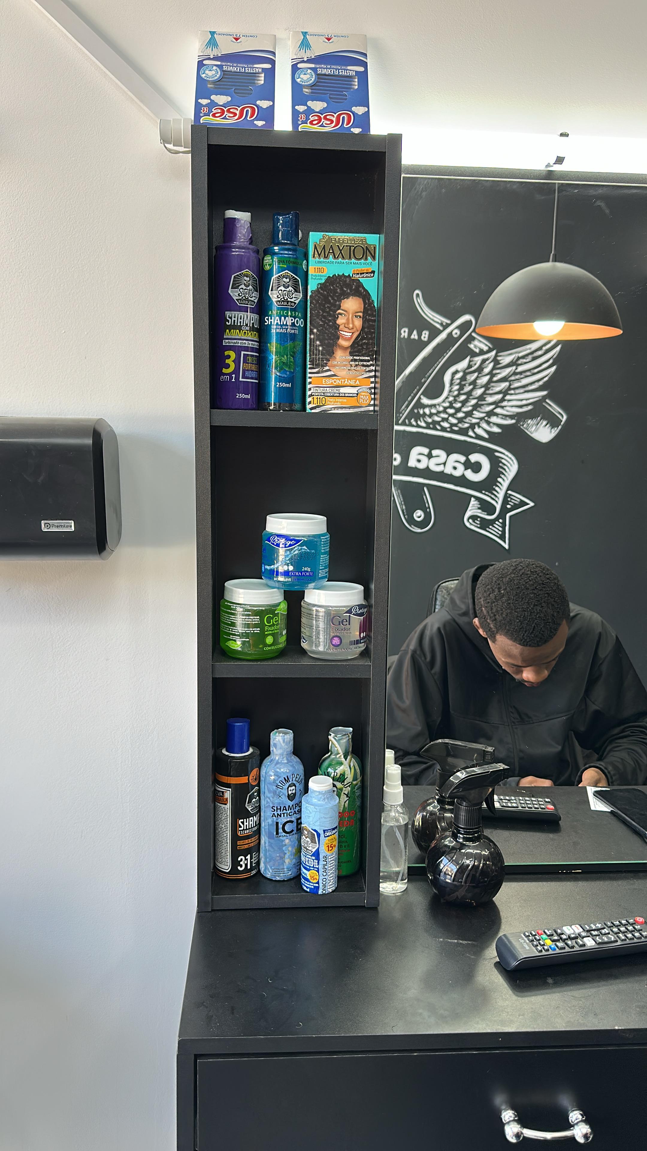 Ambiente sofisticado da Casa da Régua Barbearia