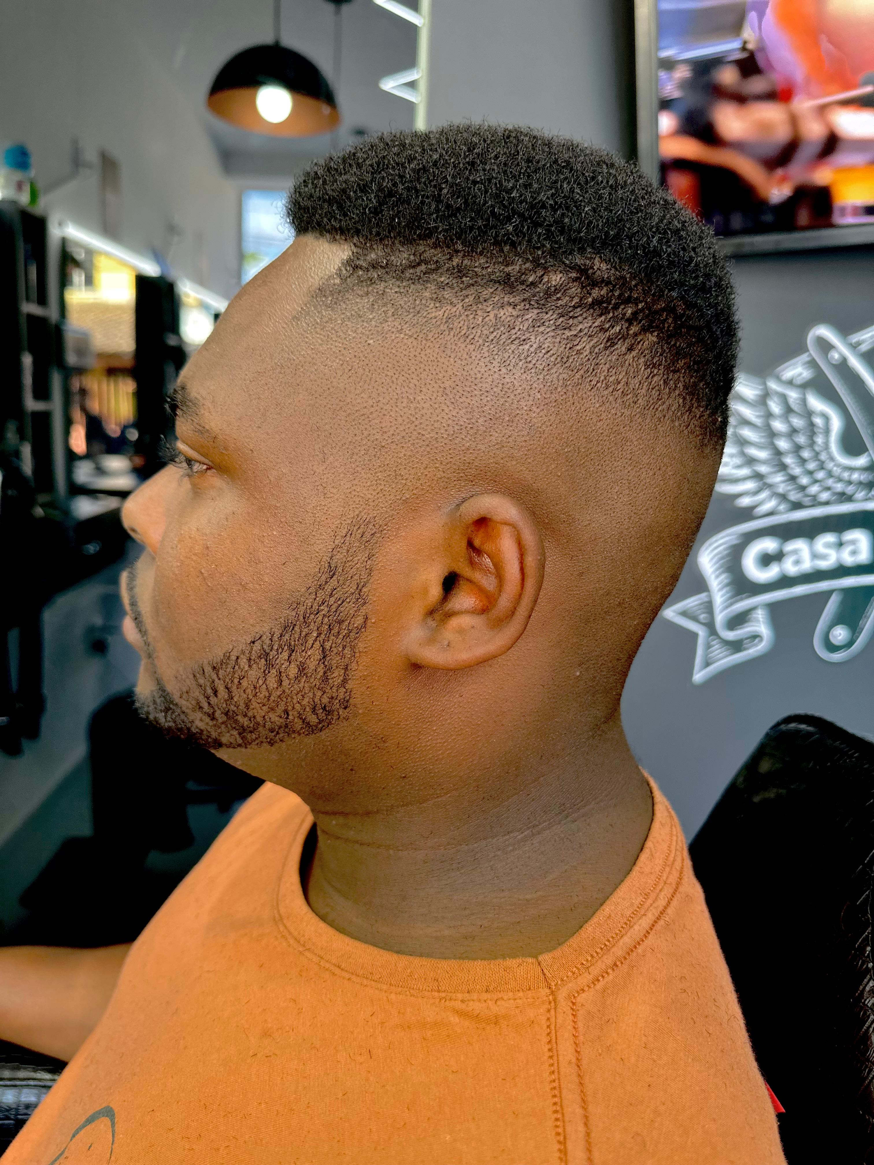 Detalhe do serviço de barboterapia na Casa da Régua